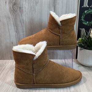 Women's Cushionaire Hickory Faux Suede Faux Fur Short Boots Size 9